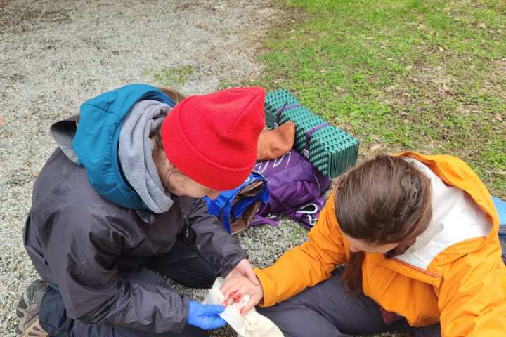 practice treating wounds in the Advanced Wilderness First Aid Course